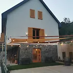 Illaberek Vendeghaz Guest house *