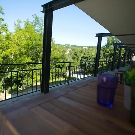 Illaberek Vendeghaz Πανσιόν