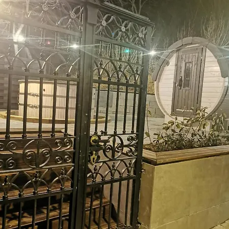 Illaberek Vendeghaz Гостевой дом