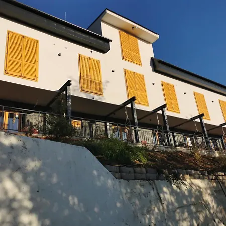 Illaberek Vendeghaz Pensjonat *