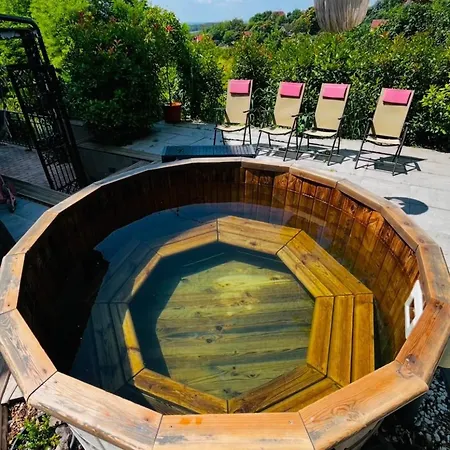 Illaberek Vendeghaz * Sukoró